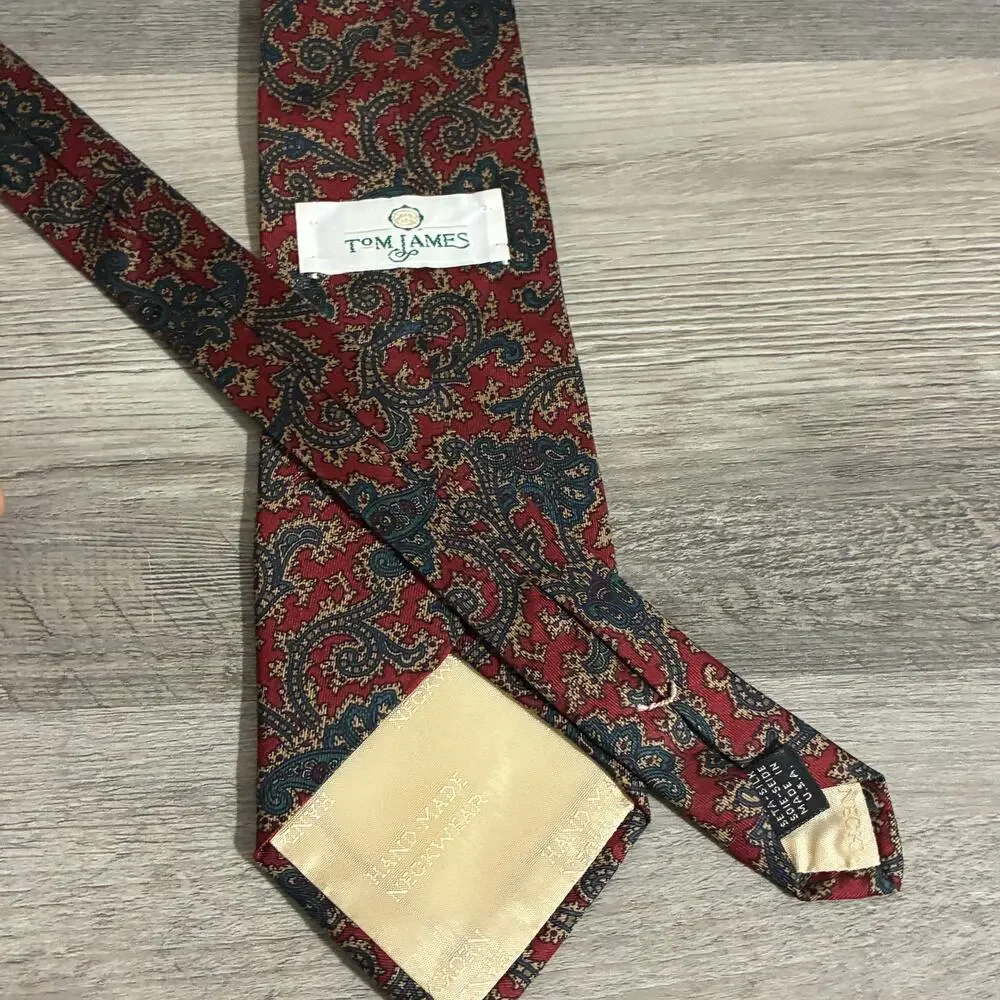 Tom James USA Silk Paisley Tie Red Navy Gold Classic Necktie 3.25x59 Handmade